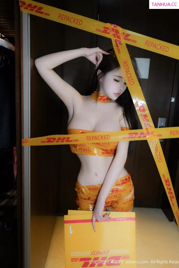 甜妮  [XiuRen]高清写真图 2025.03.14 No.10016 甜妮 美腿性感第23张图片